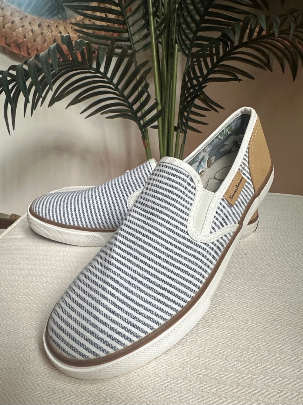 Tommy Bahama striped Slip-On Canvas Sneakers in Navy and White